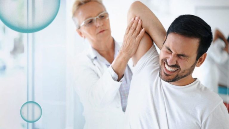 Do You Feel A Sharp Stabbing Pain Below The Shoulder Blade? – Causes And Diagnosis Of Scapular Pain!