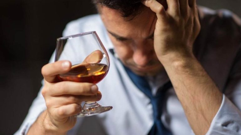 Is Alcohol A Pain Reliever? What Precautions Should Be Taken?
